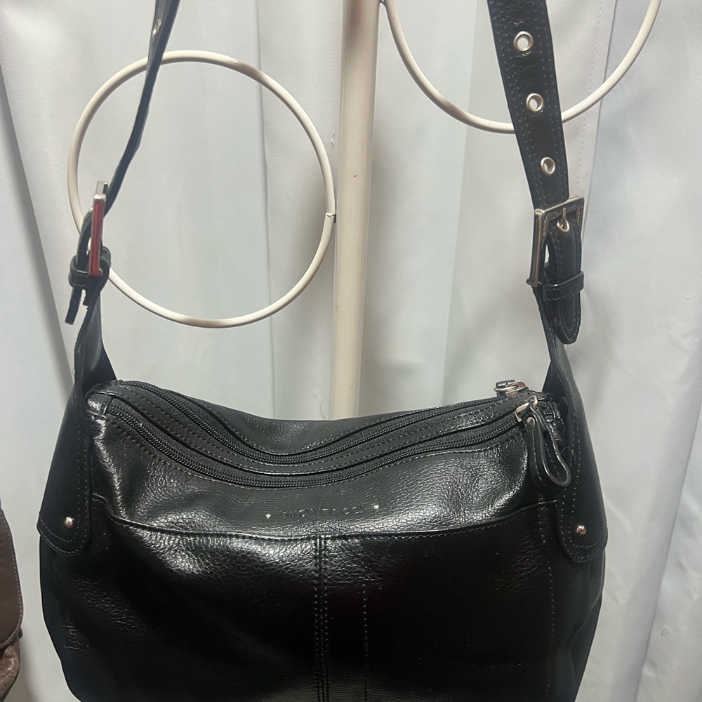 Stone & Co. Black Leather Shoulder Bag with Signature Design - Picture 5 of 13